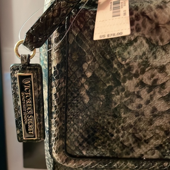 Victoria’s Secret Python 🐍 Snakeskin Print Faux Leather Crossbody.NWT🔹FIRM🔹 - Picture 2 of 14
